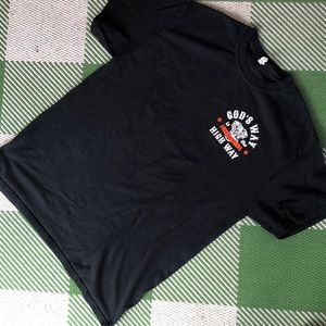 Gildan graphics men’s medium black t shirt